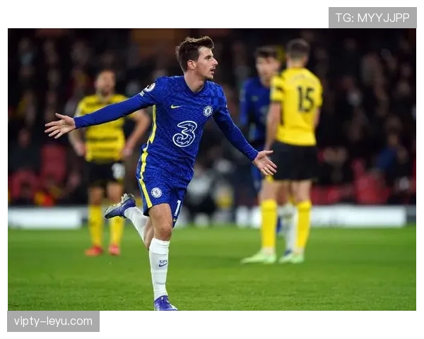 桑保利执教风格强调高位逼抢与快速转换,战术体系注重进攻压迫 桑保利执教风格强调高位逼抢与快速转换,战术体系注重进攻压迫