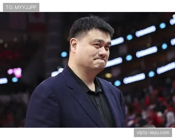 刷到姚明家的冰箱，别人周末的购物篮他囤成一年份